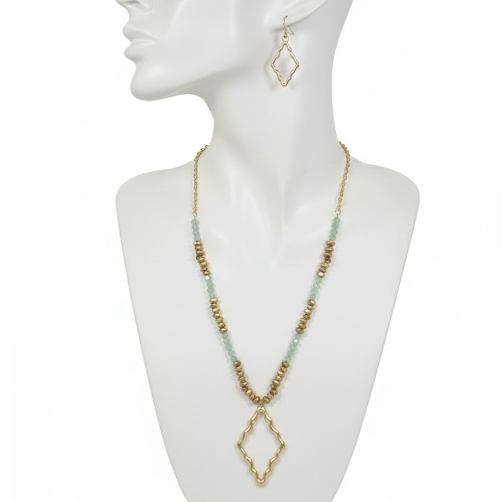 Viola Beaded Necklace/Earring Set (NWOT)